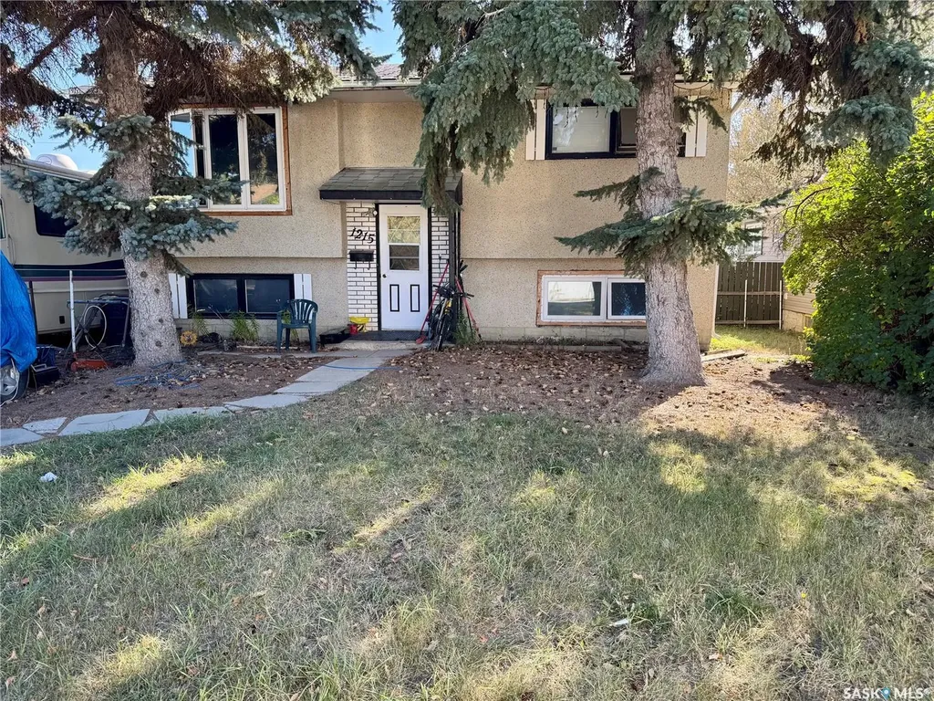 1215 Athabasca Street W Moose Jaw SK S6H 6C7