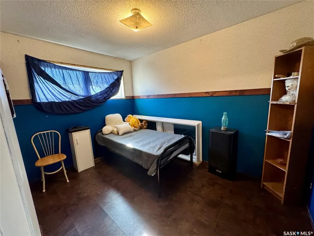 1215 Athabasca Street W Moose Jaw SK S6H 6C7