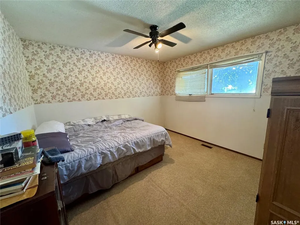 1215 Athabasca Street W Moose Jaw SK S6H 6C7