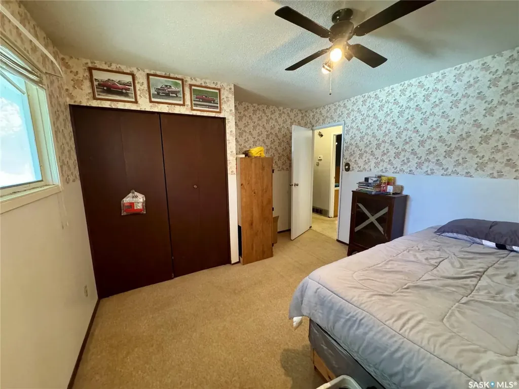 1215 Athabasca Street W Moose Jaw SK S6H 6C7