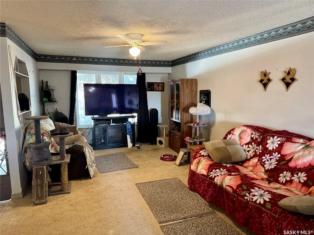 1215 Athabasca Street W Moose Jaw SK S6H 6C7