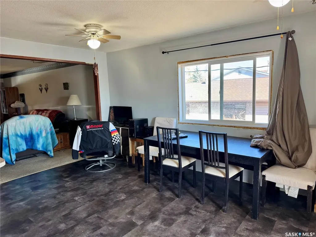 1215 Athabasca Street W Moose Jaw SK S6H 6C7