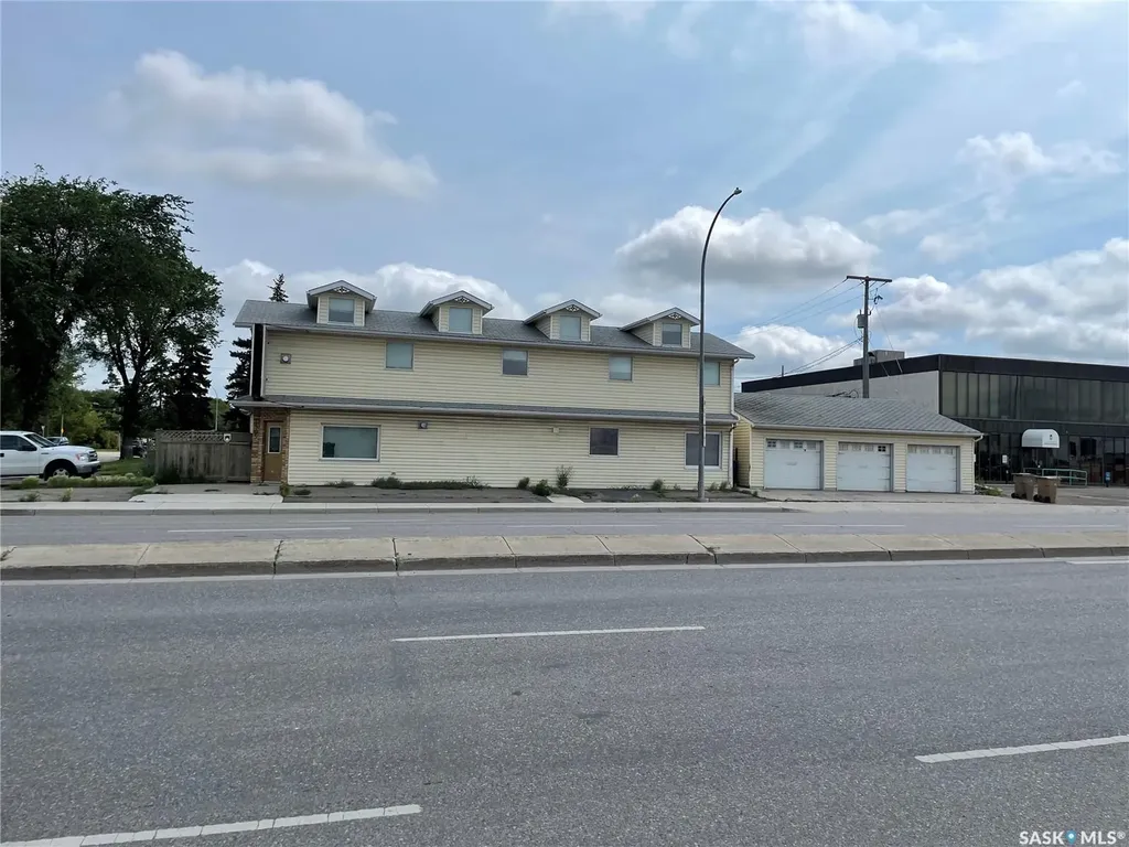 1905 Park Street Regina SK S4N 2G5
