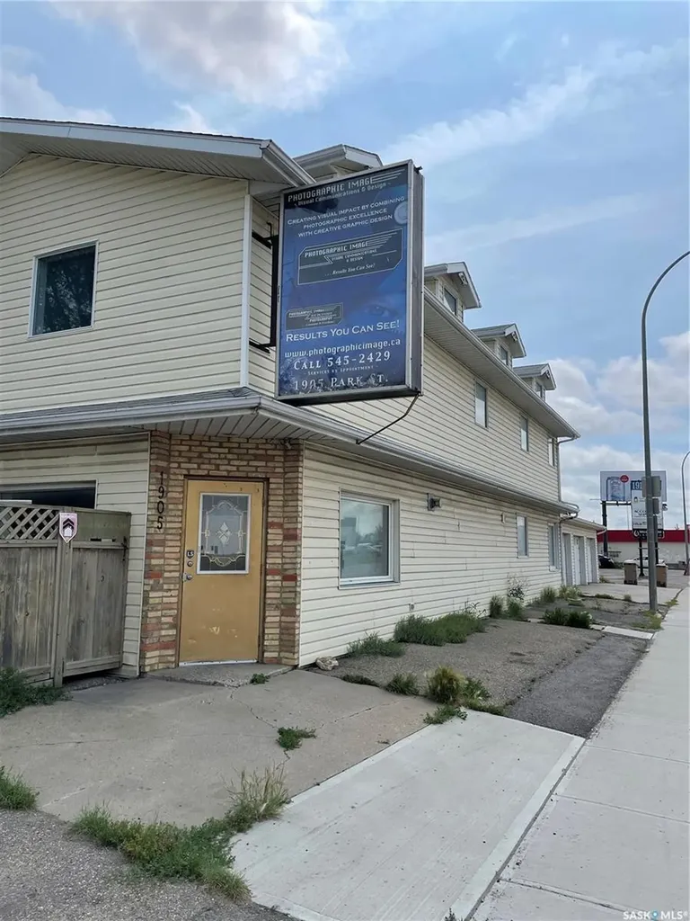 1905 Park Street Regina SK S4N 2G5