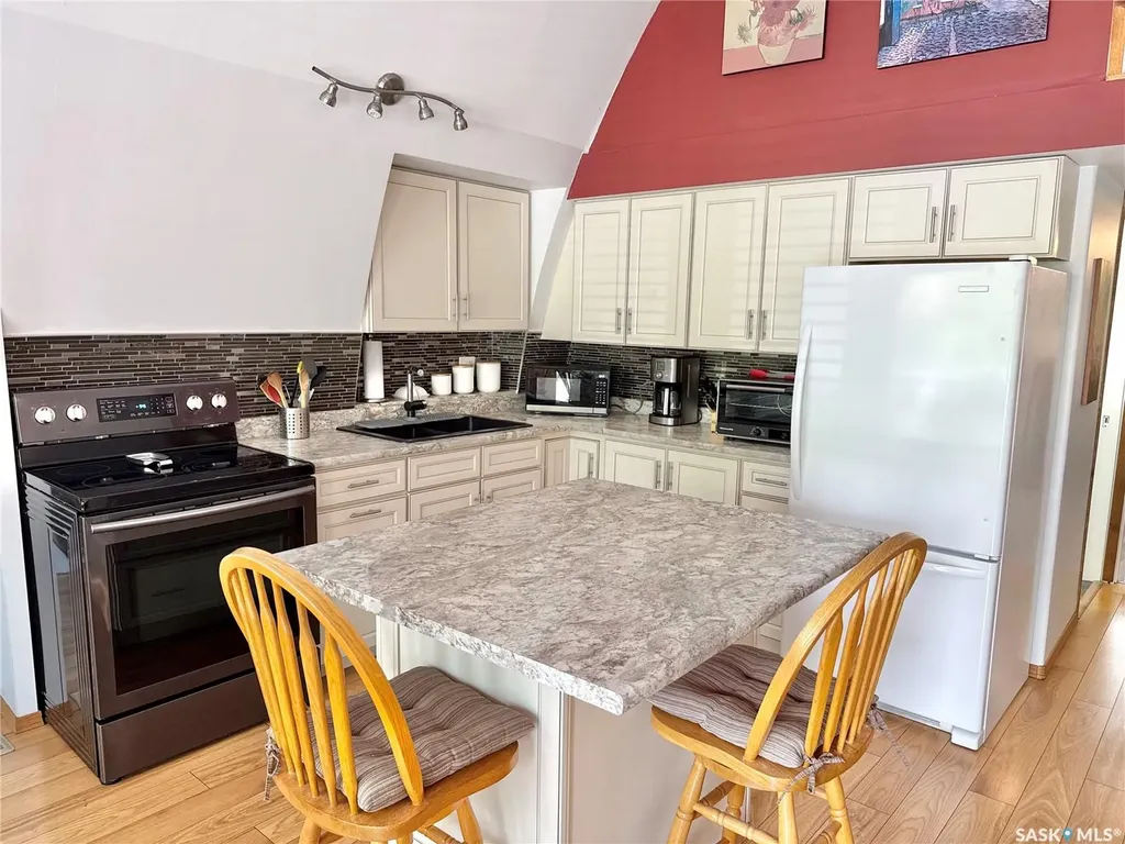 209 Lakeview Avenue N Canwood Rm No. 494 SK S0J 2X0