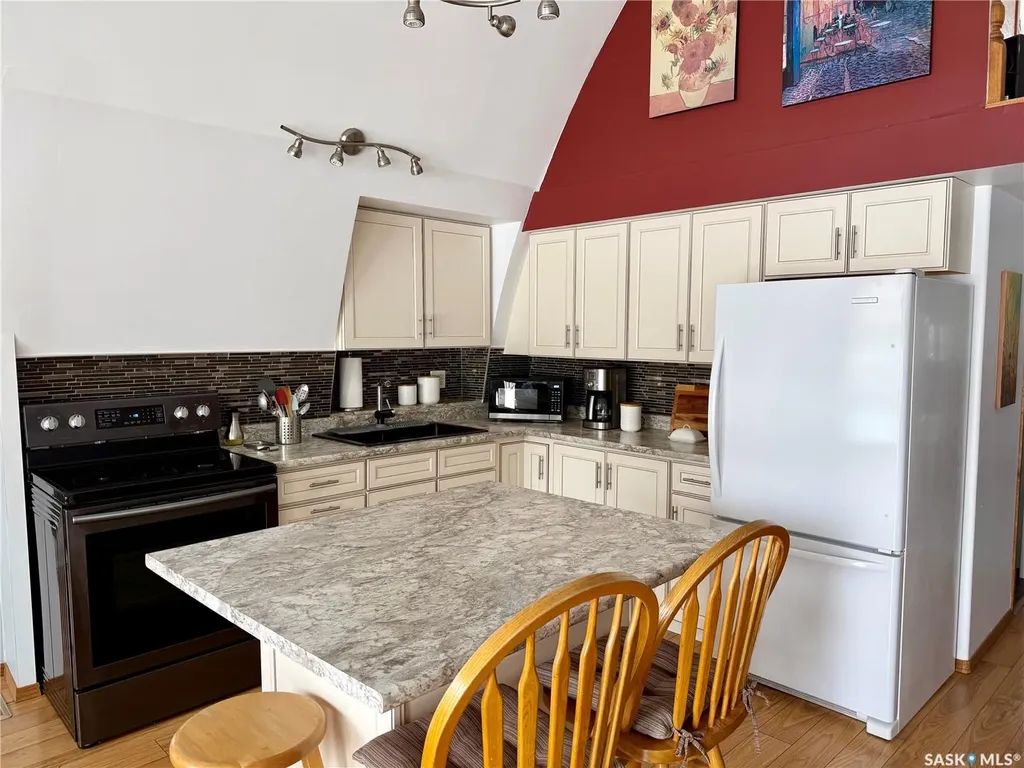 209 Lakeview Avenue N Canwood Rm No. 494 SK S0J 2X0