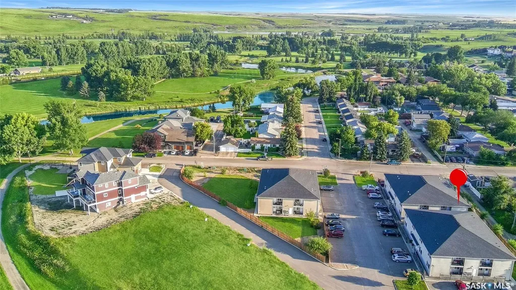 825 Gladstone Street E Swift Current SK S9H 5P1