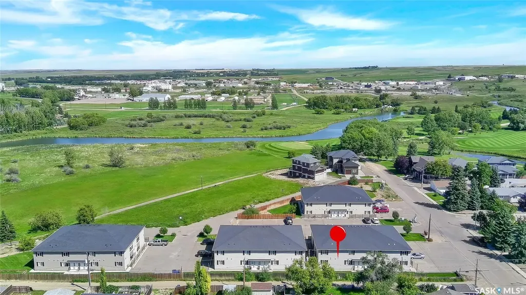 825 Gladstone Street E Swift Current SK S9H 5P1