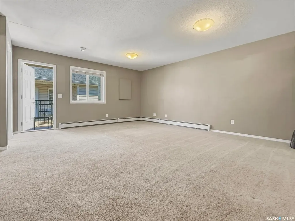 825 Gladstone Street E Swift Current SK S9H 5P1