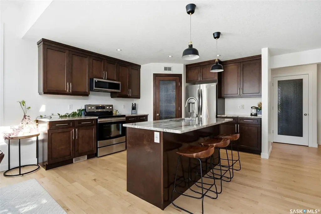 3809 Goldfinch Way Regina SK S4V 1S4