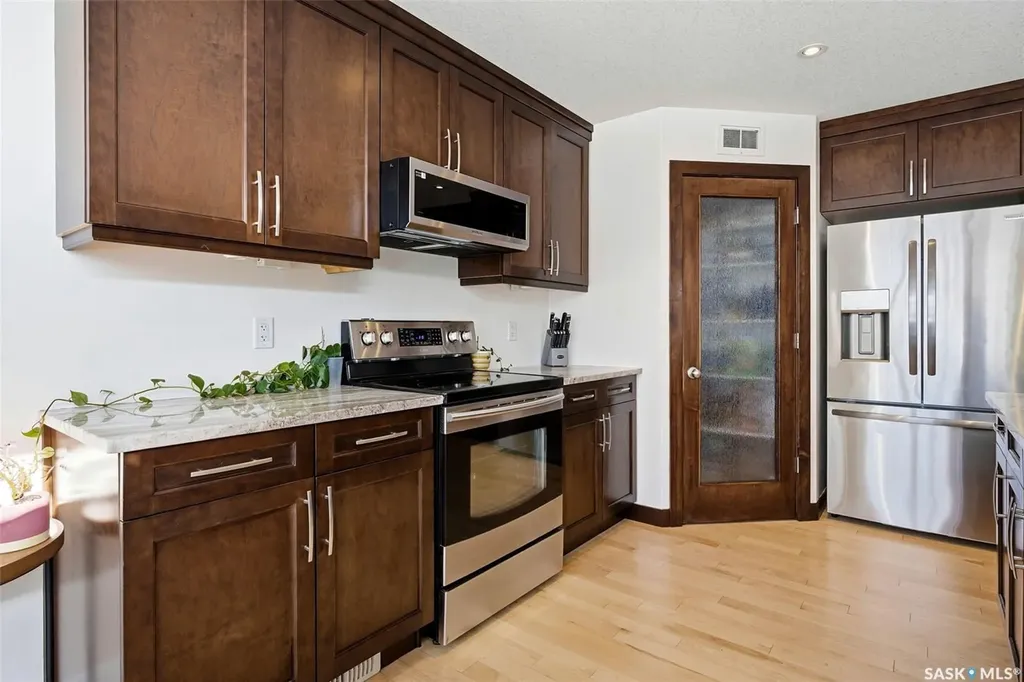 3809 Goldfinch Way Regina SK S4V 1S4