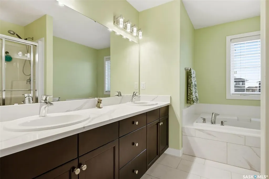 3809 Goldfinch Way Regina SK S4V 1S4