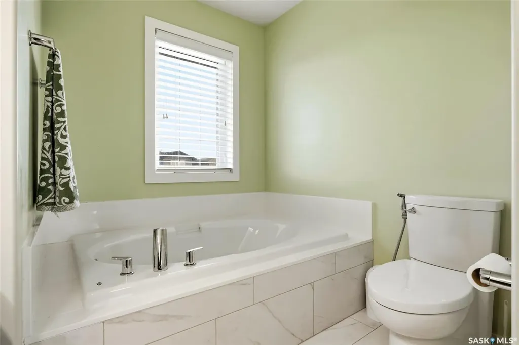 3809 Goldfinch Way Regina SK S4V 1S4