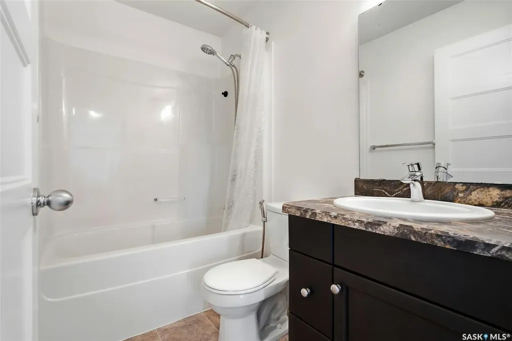 3809 Goldfinch Way Regina SK S4V 1S4