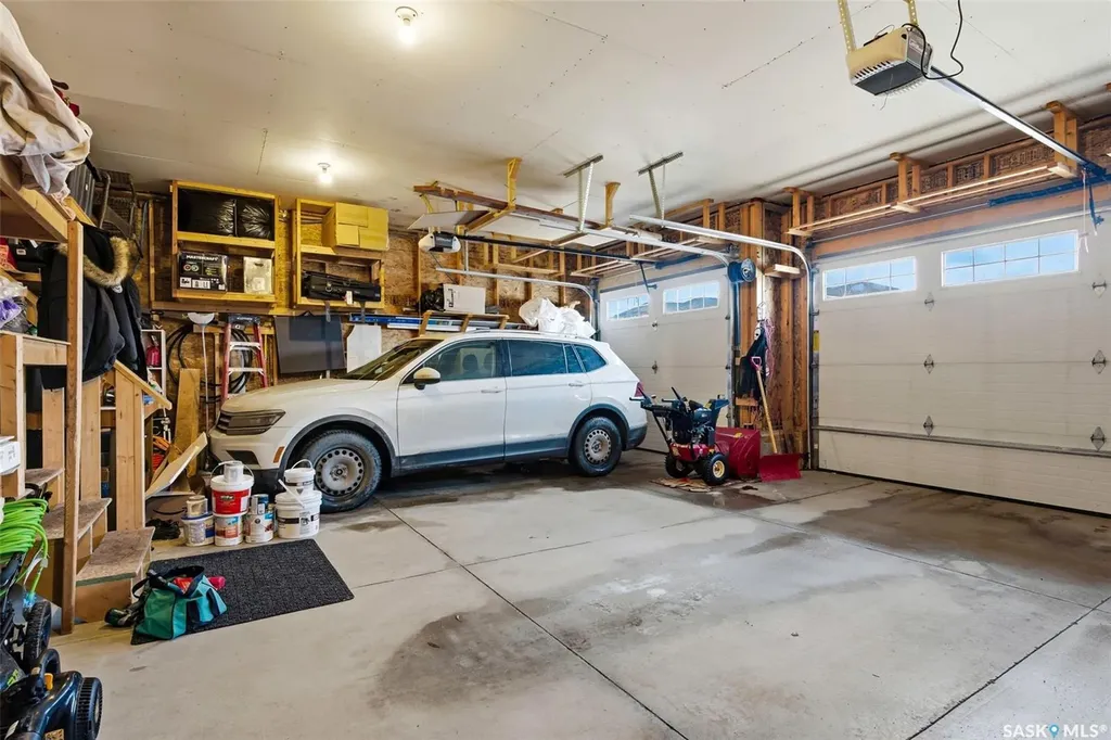 3809 Goldfinch Way Regina SK S4V 1S4