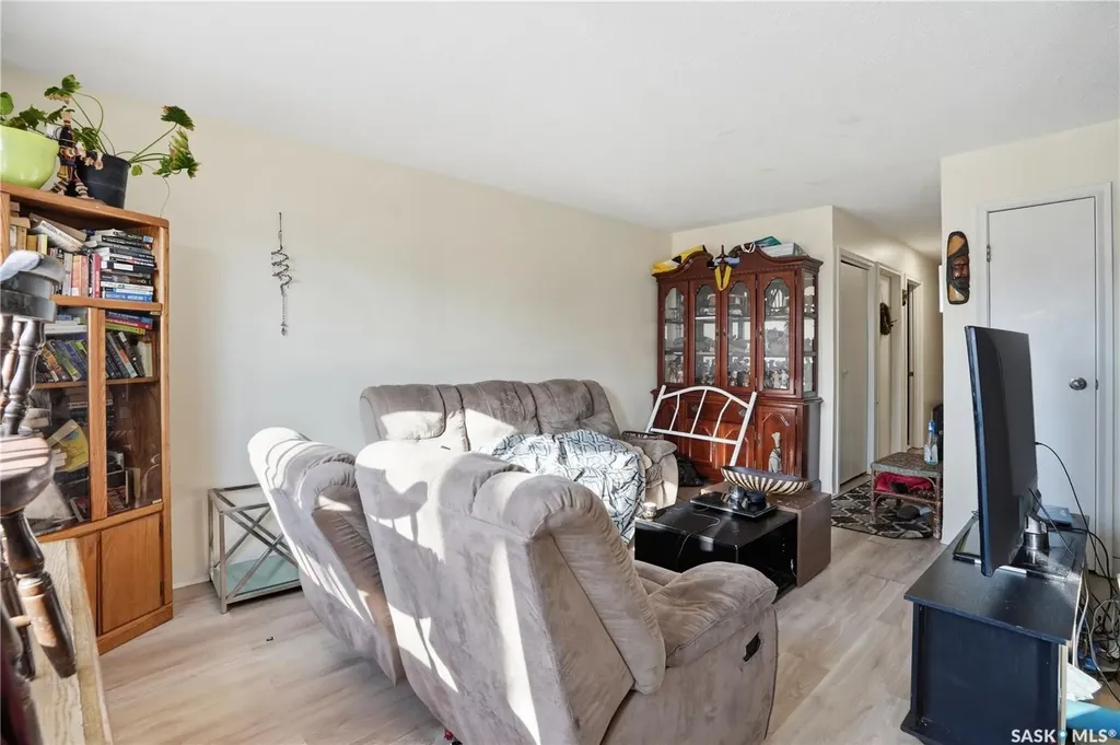 2123 Reynolds Street Regina SK S4N 3N2
