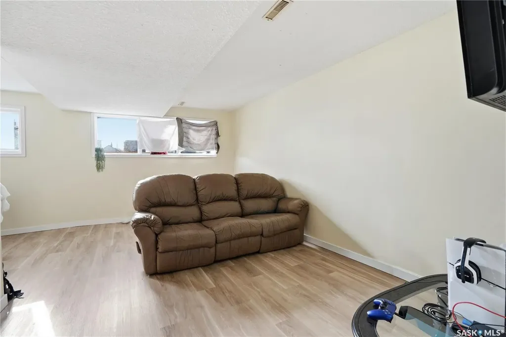 2123 Reynolds Street Regina SK S4N 3N2