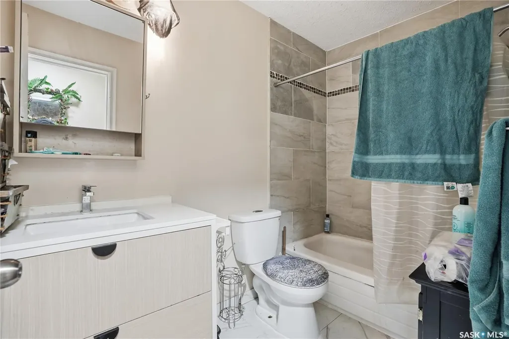 2123 Reynolds Street Regina SK S4N 3N2