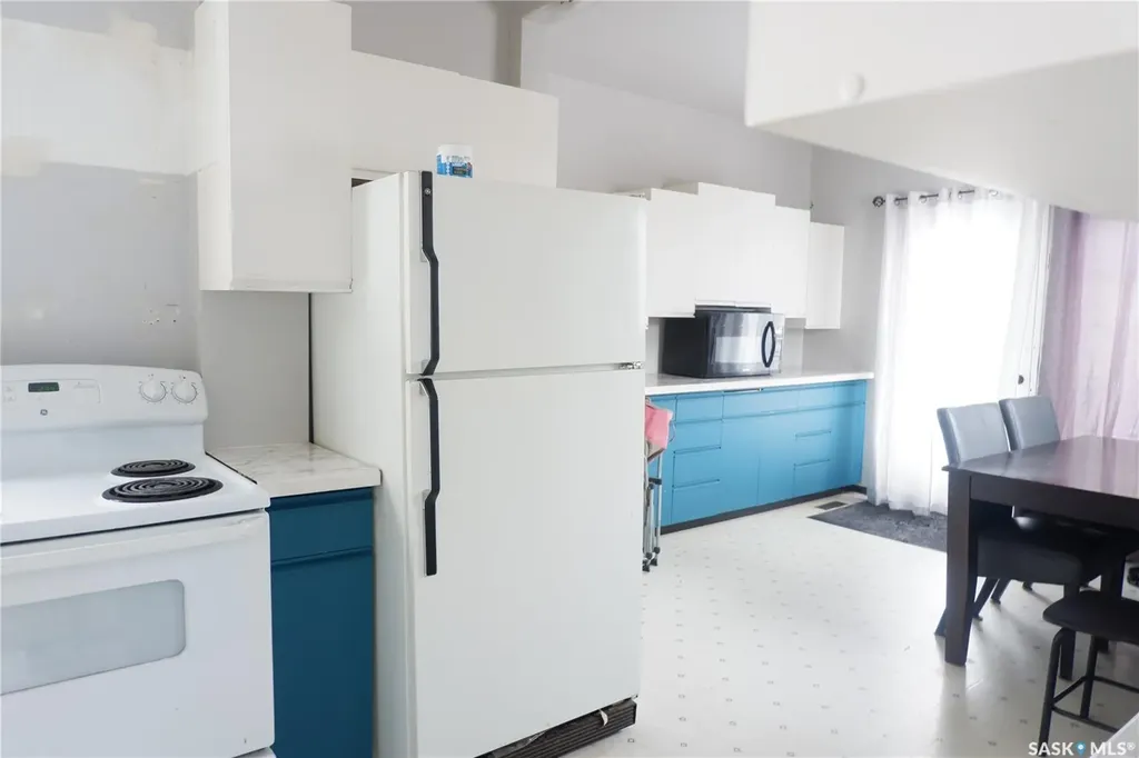 405 4th Avenue E Assiniboia SK S0H 0B0