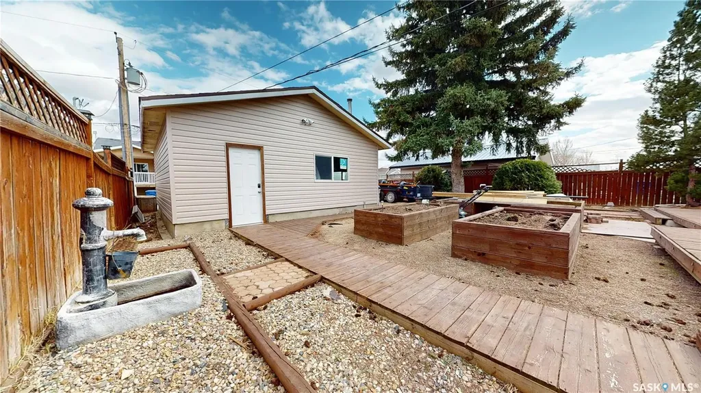 108 Griffin Street Maple Creek SK S0N 1N0