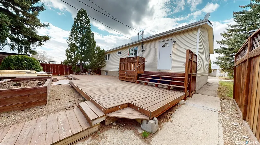 108 Griffin Street Maple Creek SK S0N 1N0