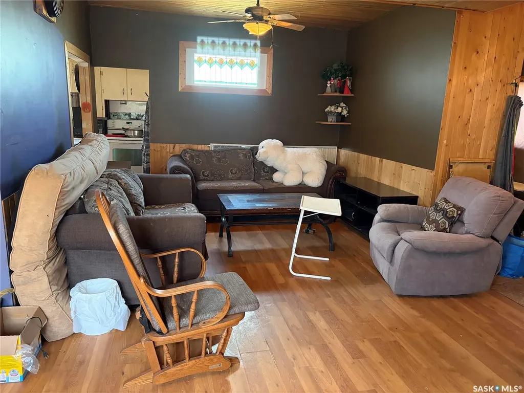 611 Railway Avenue Gainsborough SK S0C 0Z0