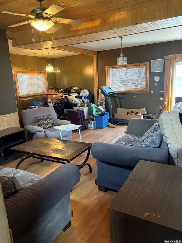 611 Railway Avenue Gainsborough SK S0C 0Z0