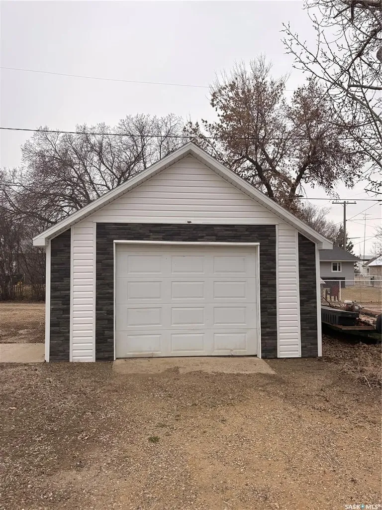 118 2nd Street E Lafleche SK S0H 2K0