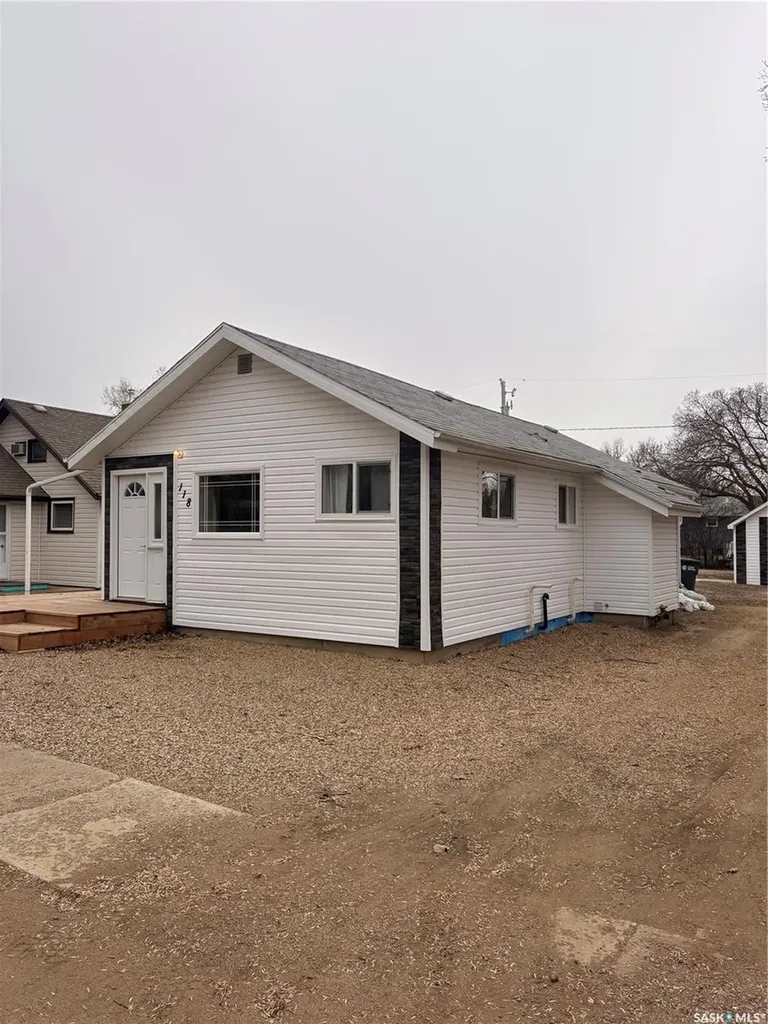 118 2nd Street E Lafleche SK S0H 2K0