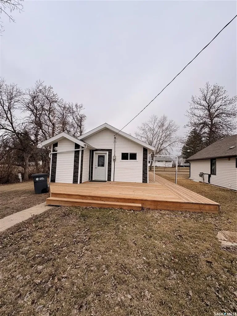 118 2nd Street E Lafleche SK S0H 2K0