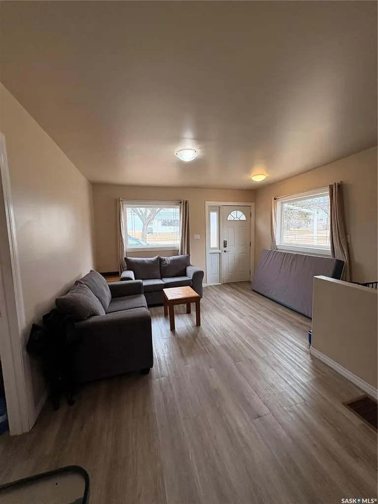 118 2nd Street E Lafleche SK S0H 2K0