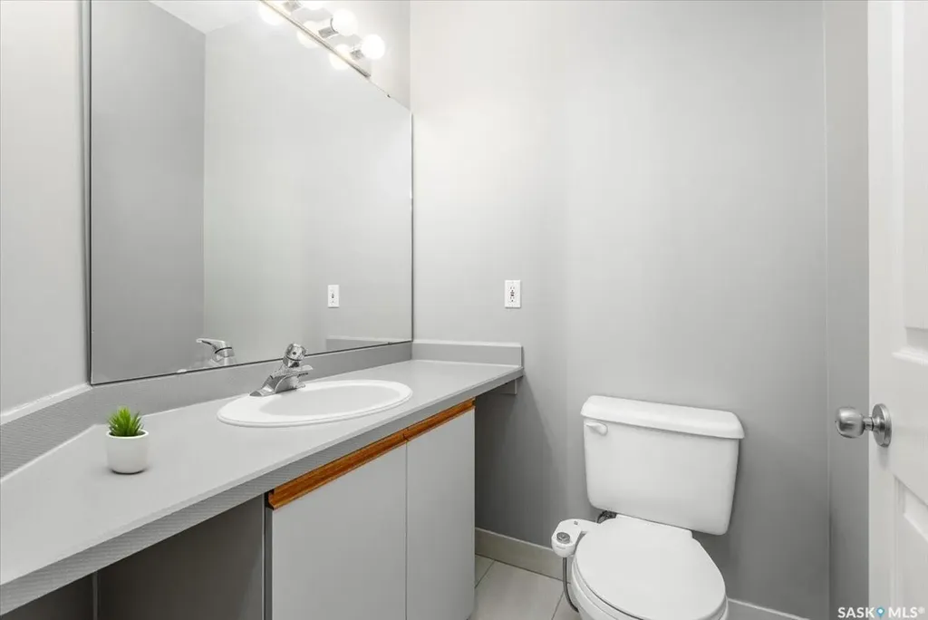1867 Hamilton Street Regina SK S4P 2C2