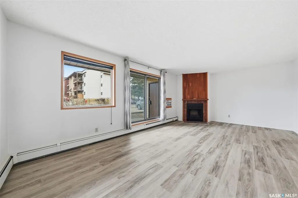 385 Kingsmere Boulevard Saskatoon SK S7J 4J6
