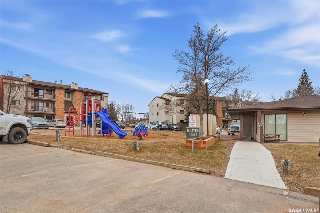385 Kingsmere Boulevard Saskatoon SK S7J 4J6