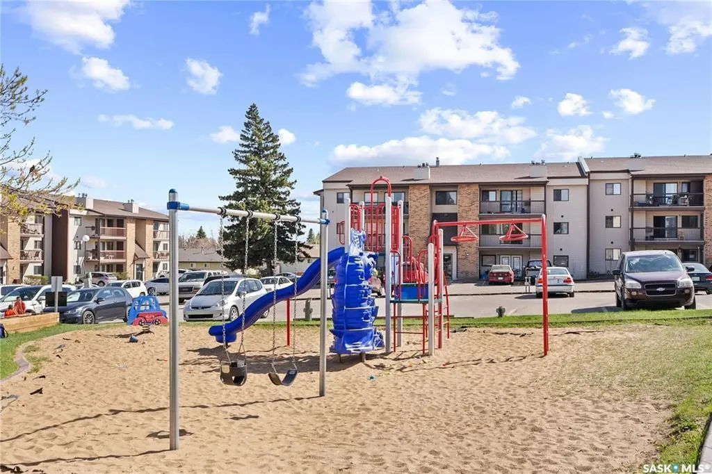 385 Kingsmere Boulevard Saskatoon SK S7J 4J6