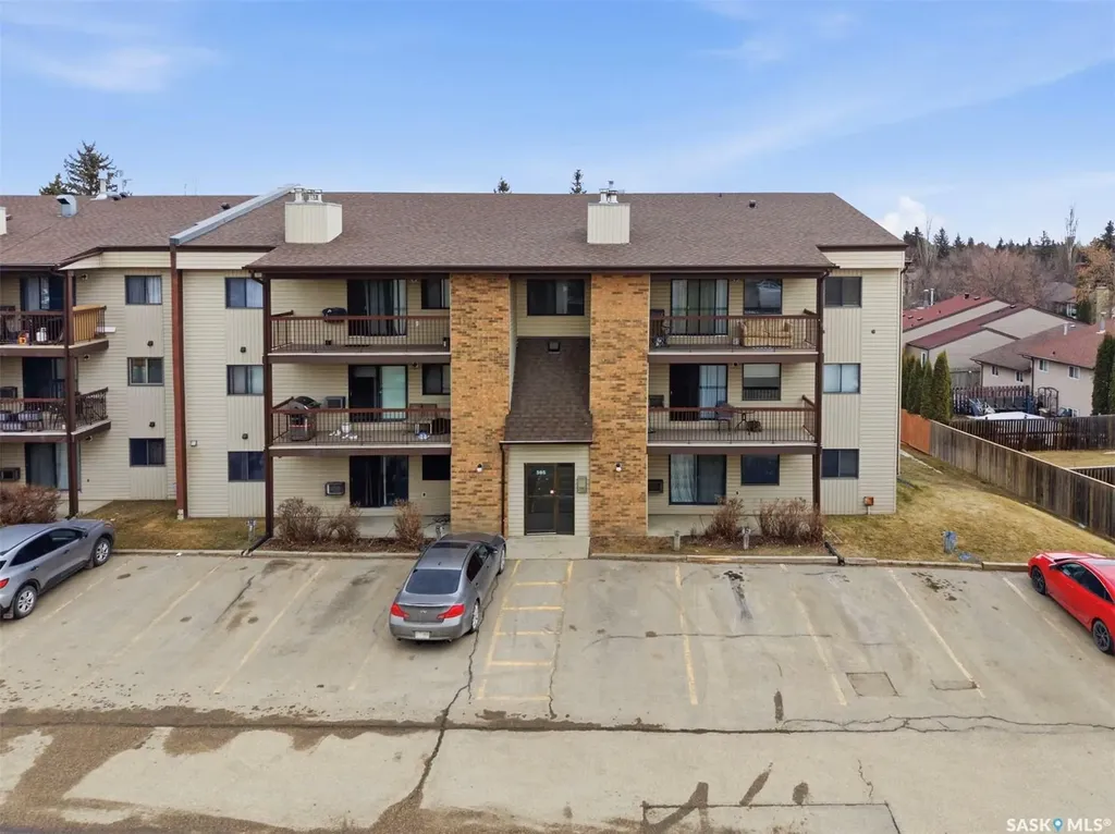 385 Kingsmere Boulevard Saskatoon SK S7J 4J6