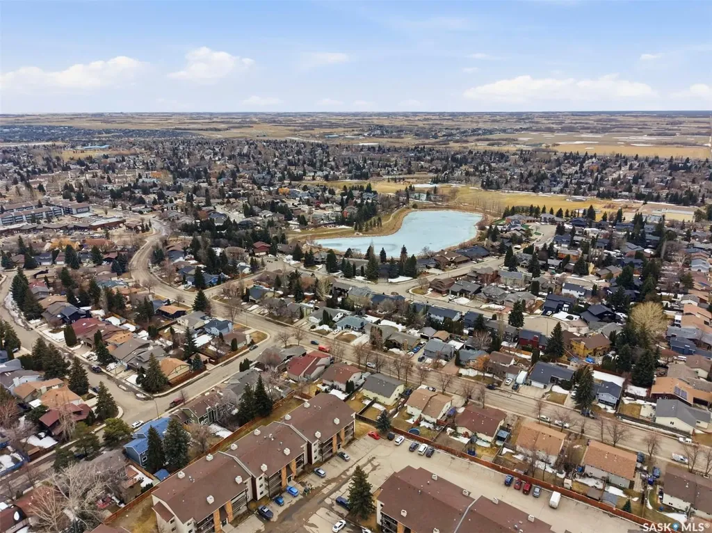 385 Kingsmere Boulevard Saskatoon SK S7J 4J6