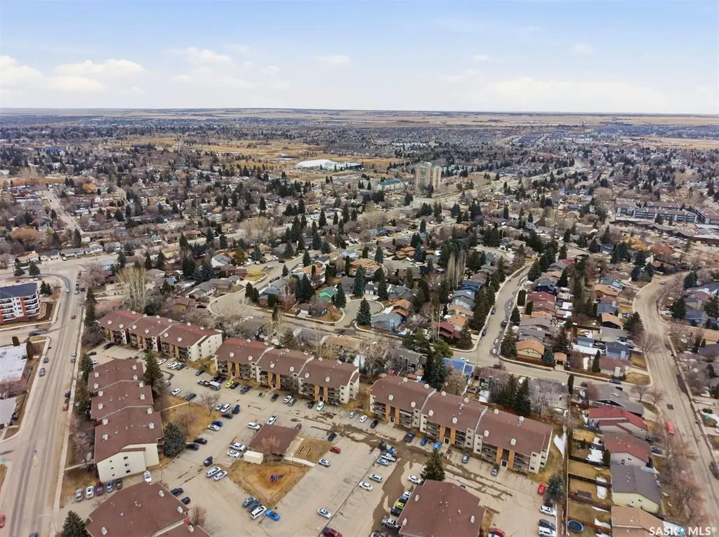 385 Kingsmere Boulevard Saskatoon SK S7J 4J6