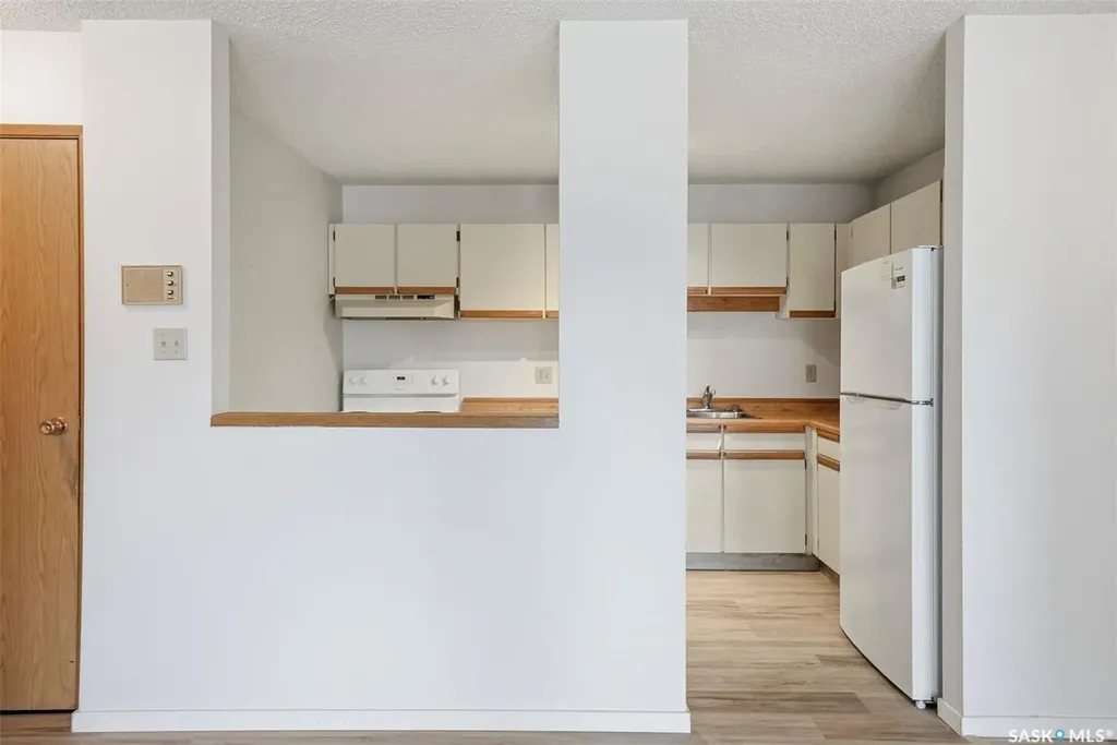 385 Kingsmere Boulevard Saskatoon SK S7J 4J6