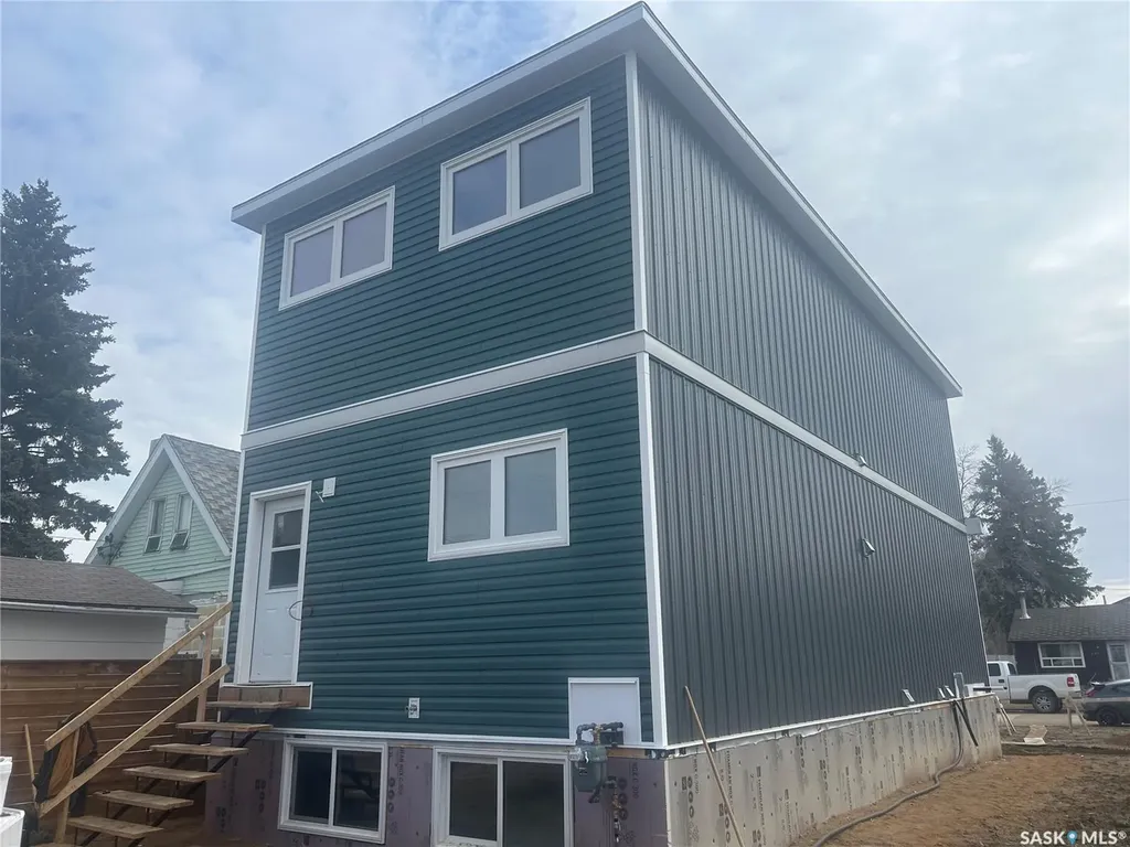1314 Connaught Avenue Moose Jaw SK S6H 4B8