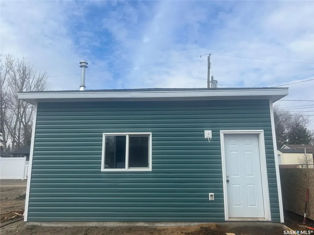 1314 Connaught Avenue Moose Jaw SK S6H 4B8