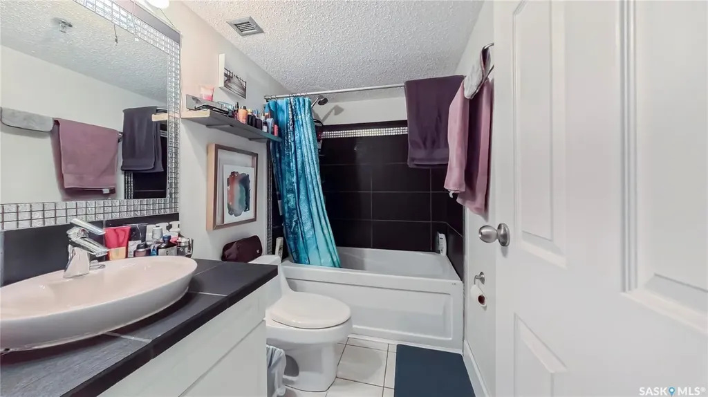 405 5th Avenue N Saskatoon SK S7K 6Z3