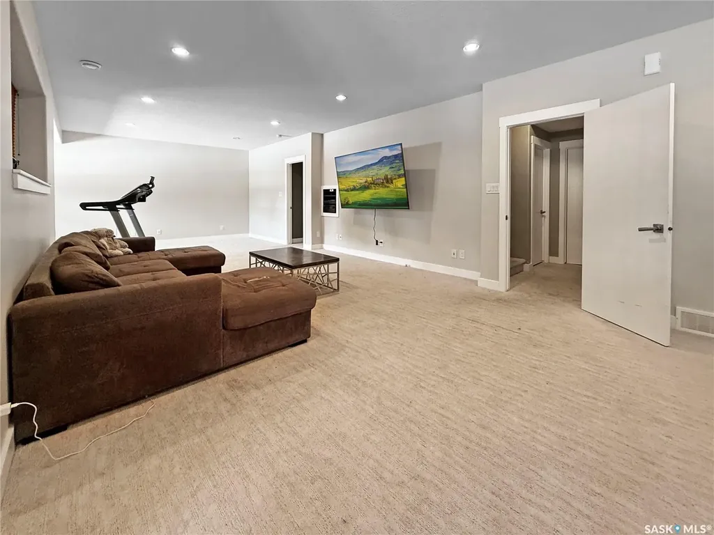 2922 Lakeview Drive Prince Albert SK S6W 0A4