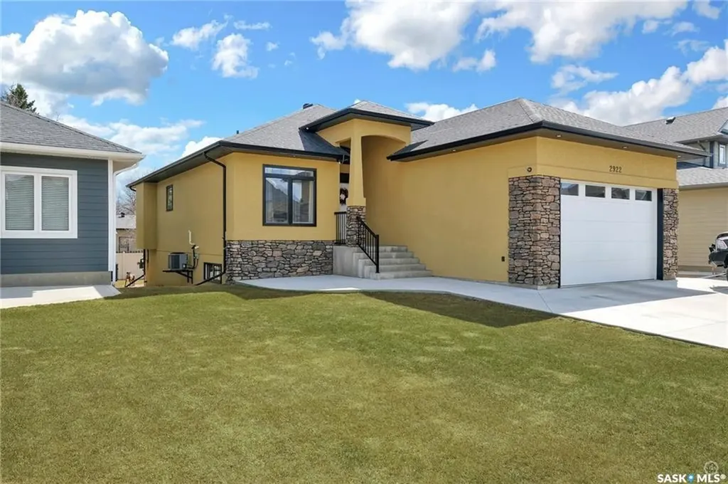 2922 Lakeview Drive Prince Albert SK S6W 0A4
