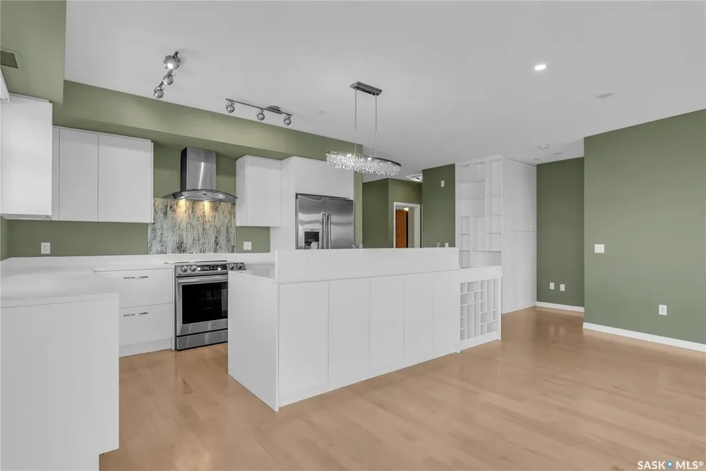 922 Broadway Avenue Saskatoon SK S7N 1B7