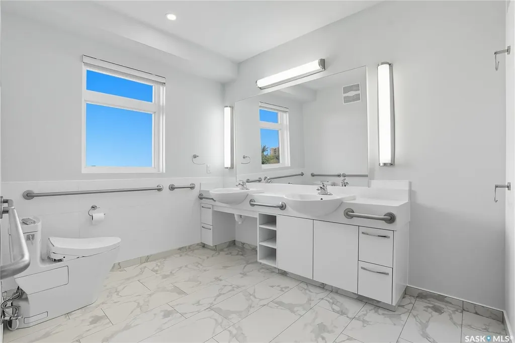 922 Broadway Avenue Saskatoon SK S7N 1B7