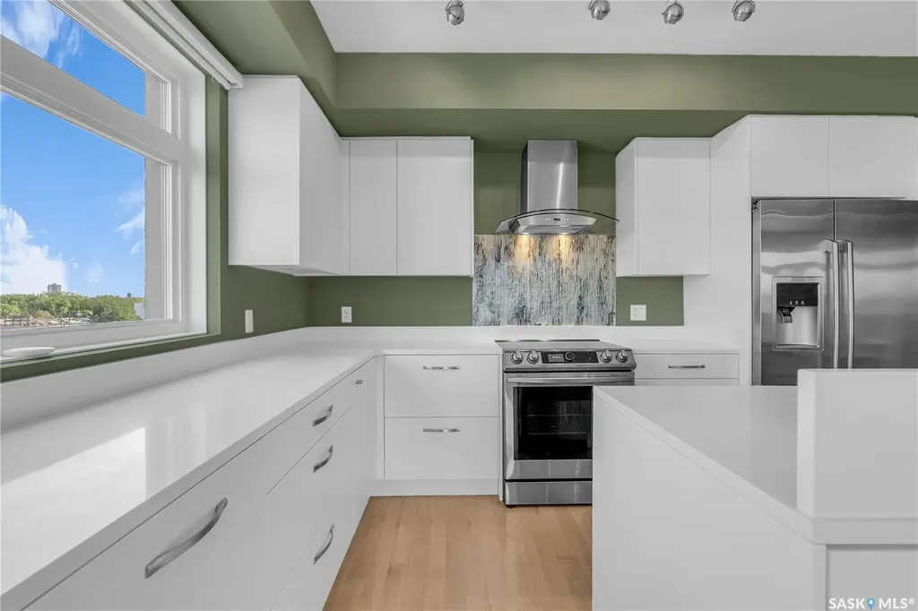 922 Broadway Avenue Saskatoon SK S7N 1B7