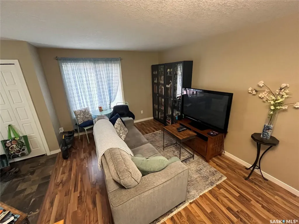 5565 Blake Crescent Regina SK S4A 0J1
