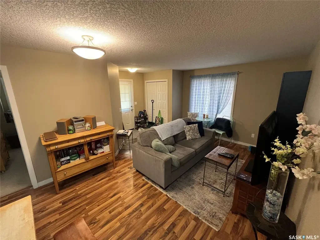 5565 Blake Crescent Regina SK S4A 0J1