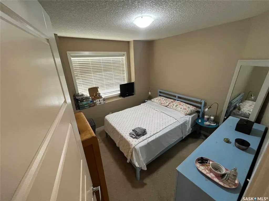 5565 Blake Crescent Regina SK S4A 0J1